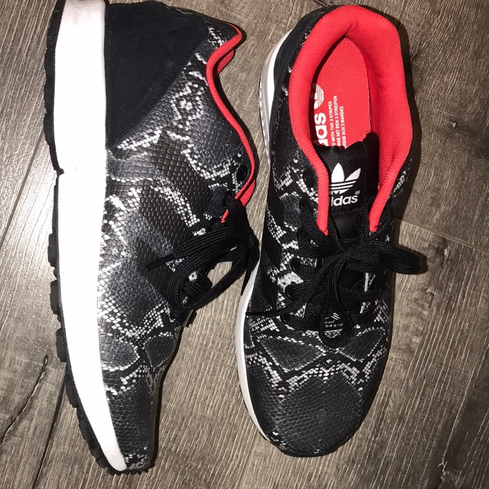 Adidas torison shoes